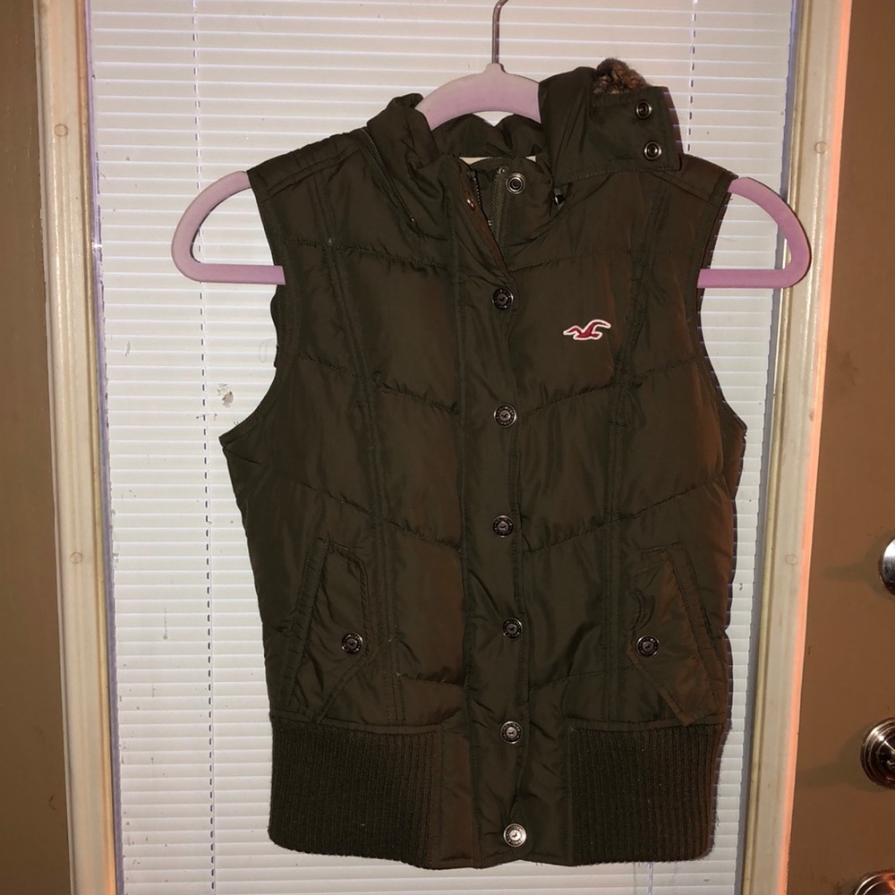 Olive Green Hollister best. Sz Med.